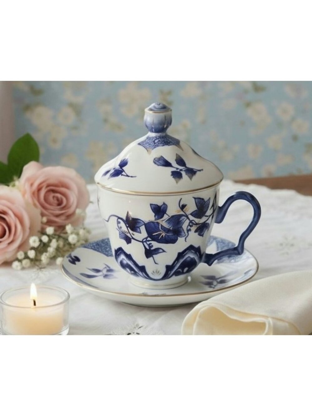 Bombay co. Teacup Saucer and Lid Blue & White Gold Trim Blue Rose Finial RARE se